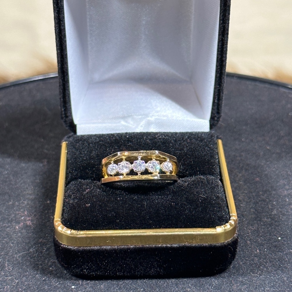 Gold Diamond Ring - Picture 2 of 4